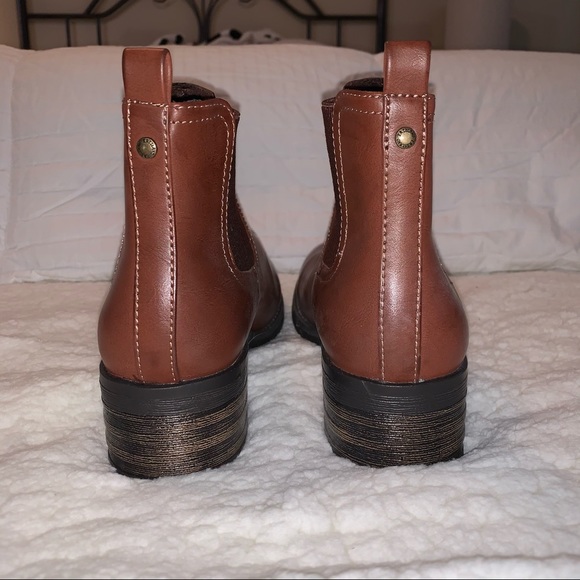 The Jasmine chelsea boot from Eastland - Picture 2 of 3